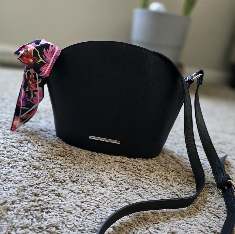 Steve Madden bucket bag